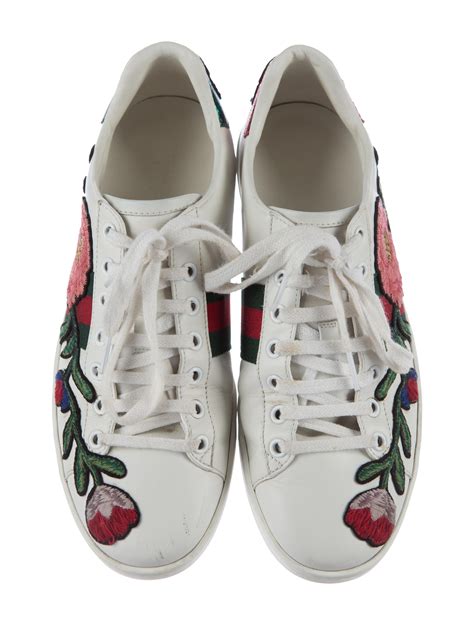 gucci embroidered shoes